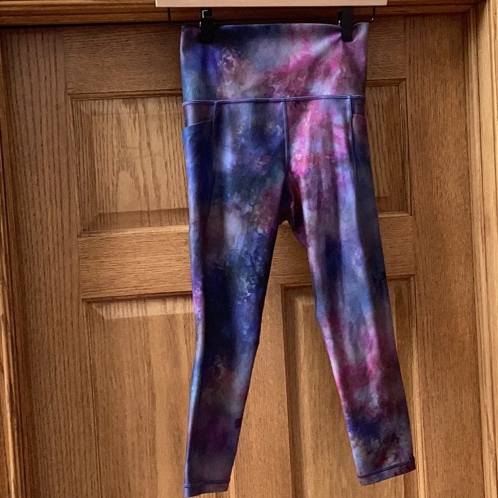 Athleta Salutation Stash Pocket Capri in Supernova - Picture 2 of 11